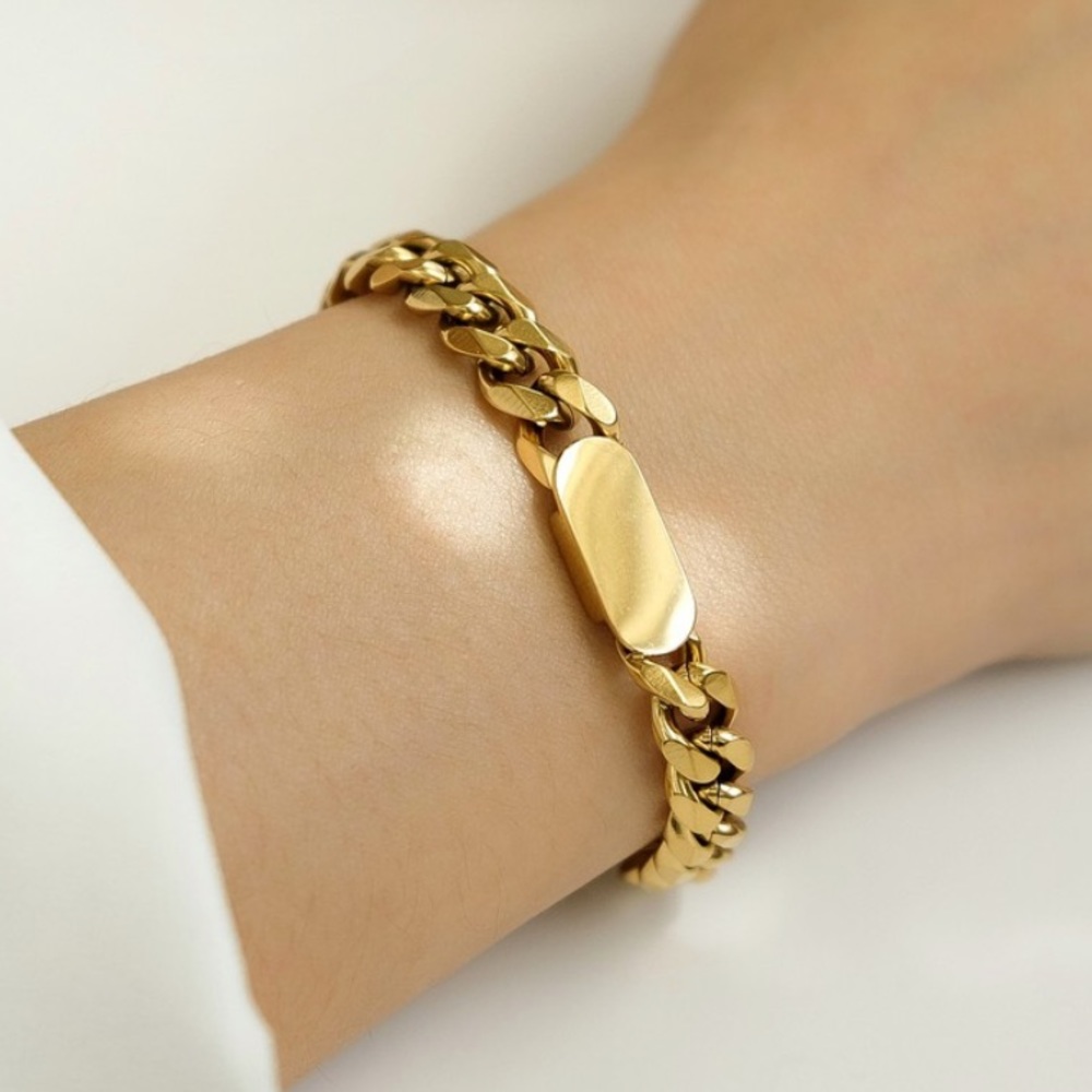 Link Chain Bracelet | Gold Plated Stainless Steel - Picture 3 of 3